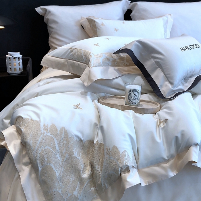 91家纺网 家纺一手货源 找家纺 佳汐蓝2025新款清雅自然刺绣黄金棉系列四件套价格表券后不低于498/518元 春野浮绿-奶杏白