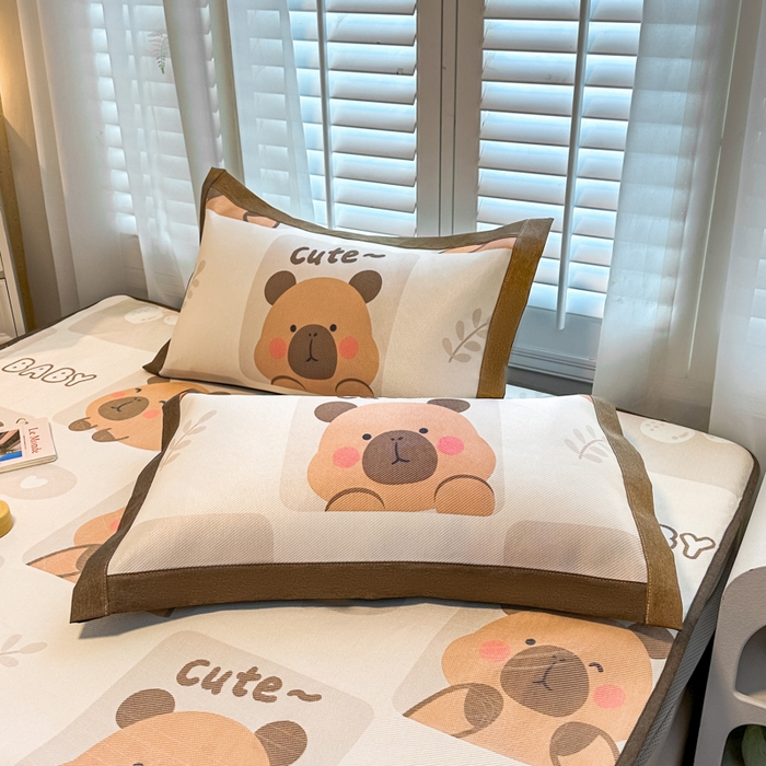 91家纺网 家纺一手货源 找家纺 迪乐妮 2025新款真冰藤印花床笠款凉席 卡比巴拉