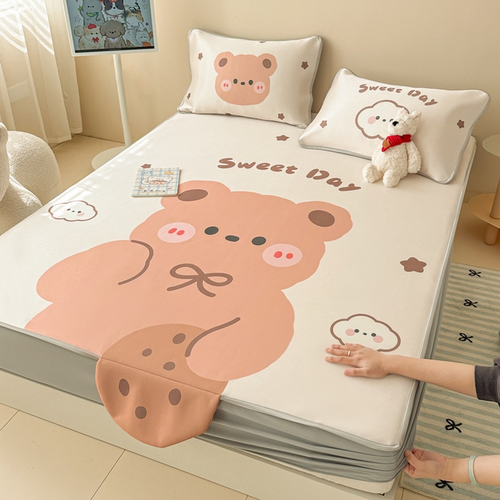 91家纺网 家纺一手货源 找家纺 慕尚家纺 2025新款凉感卡通工艺席床笠-饼干熊