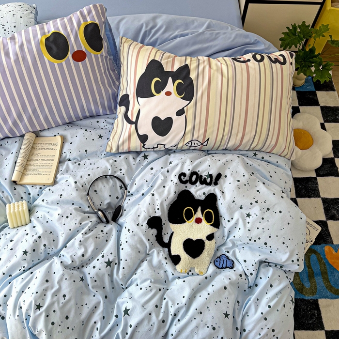 91家纺网 家纺一手货源 找家纺 一霖家纺 2025新款高克重云朵棉数码印花＋毛巾绣四件套 黑色小猫