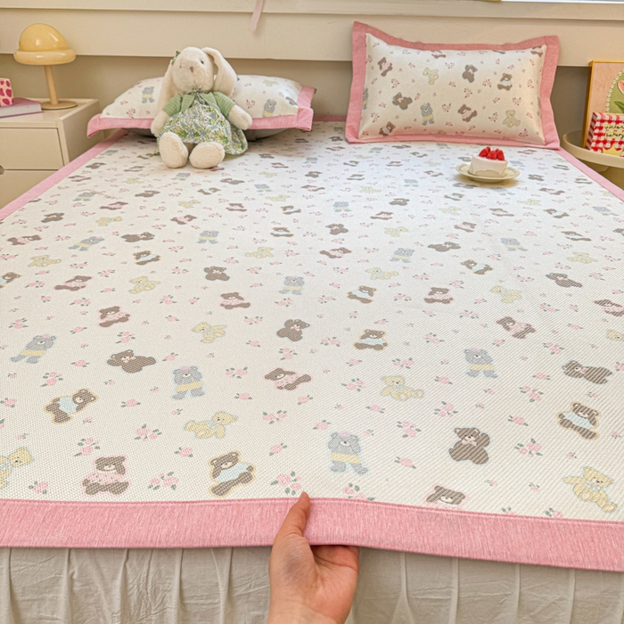 91家纺网 家纺一手货源 找家纺 迪乐妮 2025新款印花真冰藤冰凉席 小熊乐园