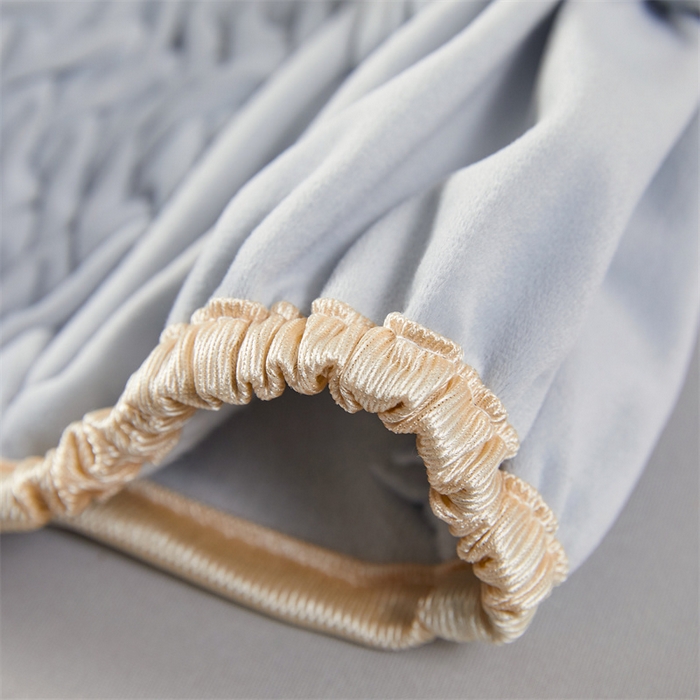 91家纺网 家纺一手货源 找家纺 情恒家纺 2025新款德芙绒工艺款全包床头罩 流光银