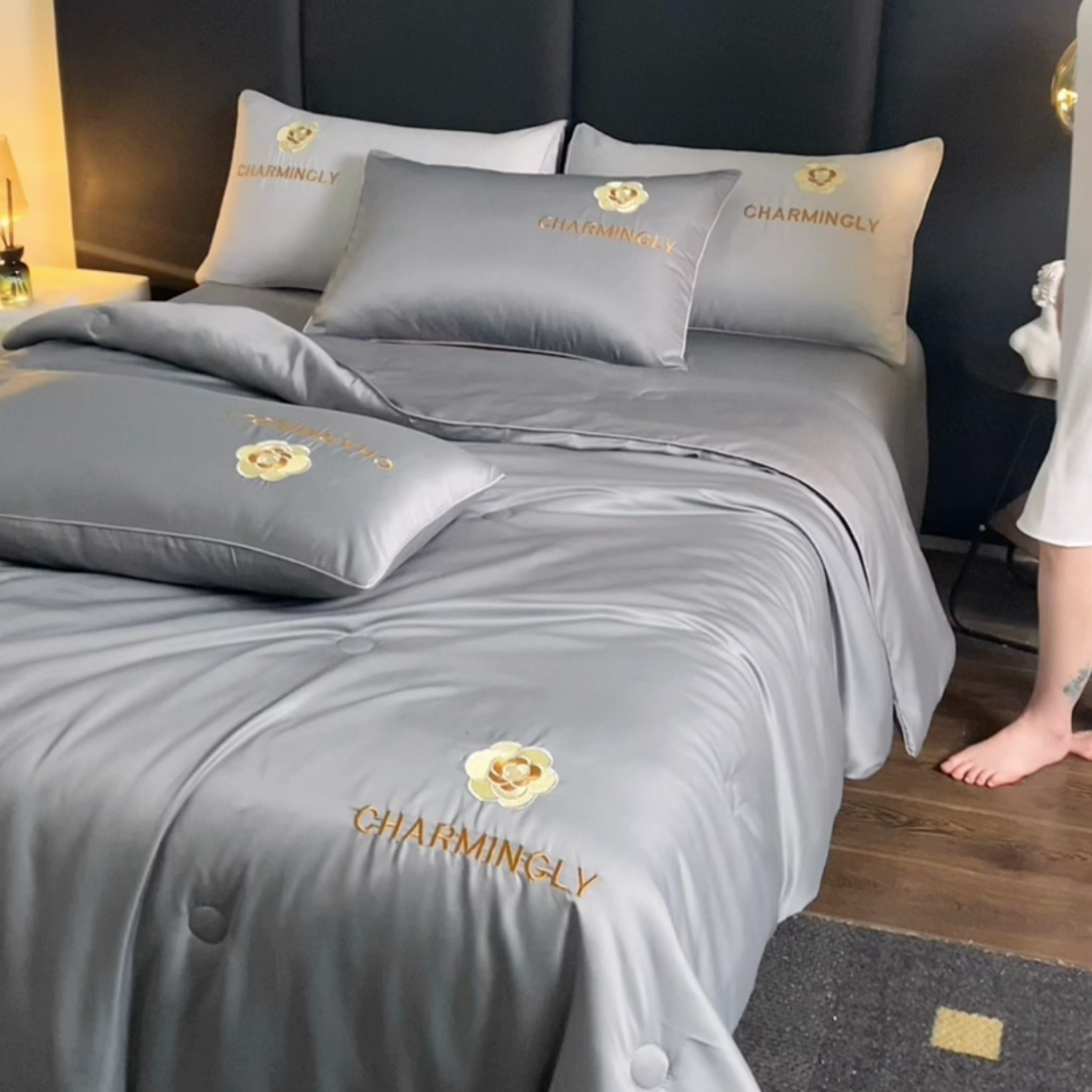 91家纺网 家纺一手货源 找家纺 优尚家纺 2025新款水洗天丝刺绣夏被夏被四件套 深冬灰