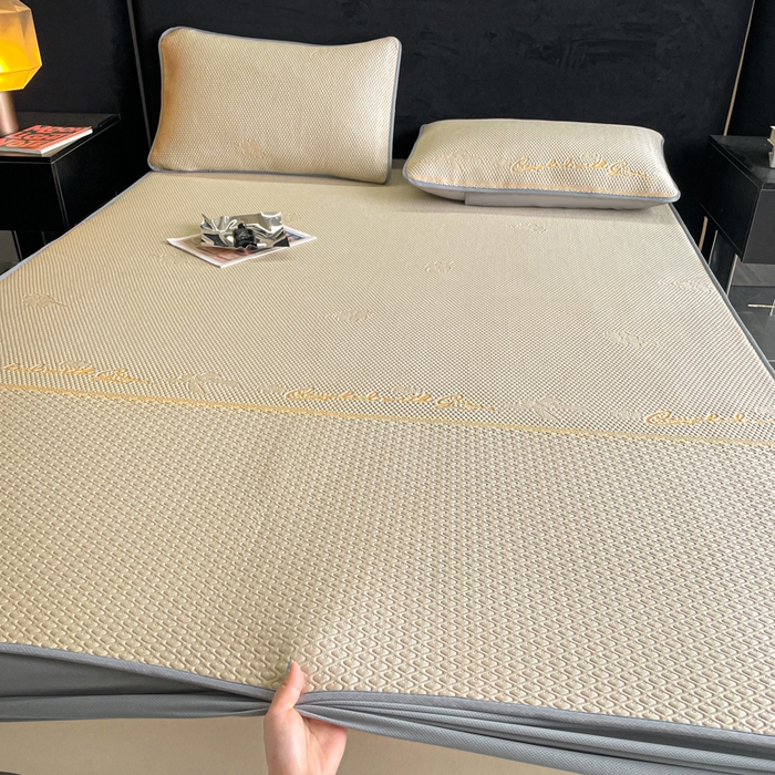 91家纺网 家纺一手货源 找家纺 2025新款提花冰豆豆凉席床笠床席三件套幸运草系列 幸运草-米