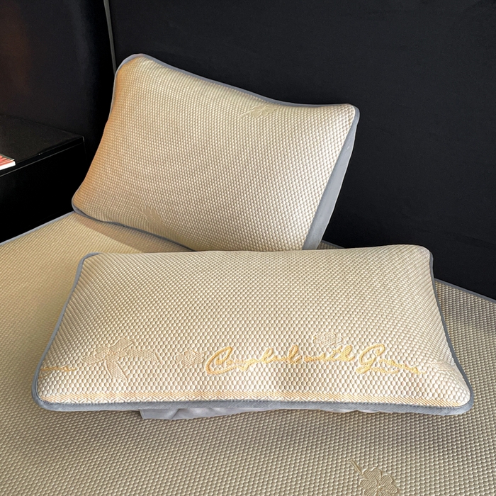 91家纺网 家纺一手货源 找家纺 2025新款提花冰豆豆凉席床笠床席三件套幸运草系列 幸运草-米