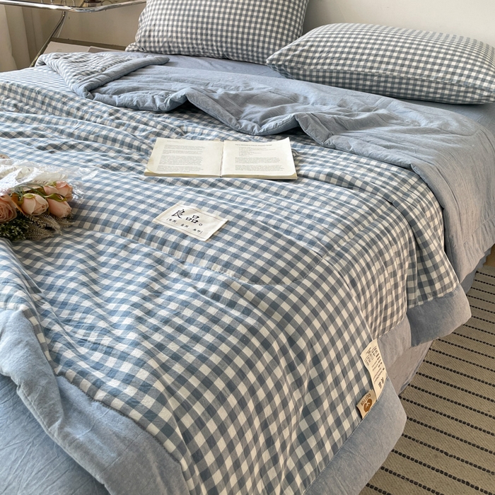 91家纺网 家纺一手货源 找家纺 2025梦初语新款无印风棉花夏被 蓝小格