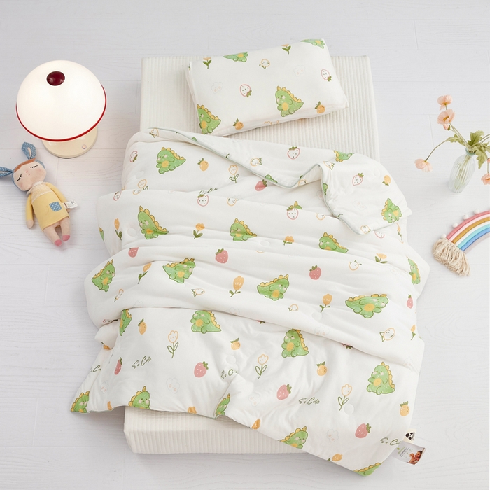 91家纺网 家纺一手货源 找家纺 丝涟家居 2025新款A类双面针织棉卡通小清新滚绳工艺夏被小恐龙