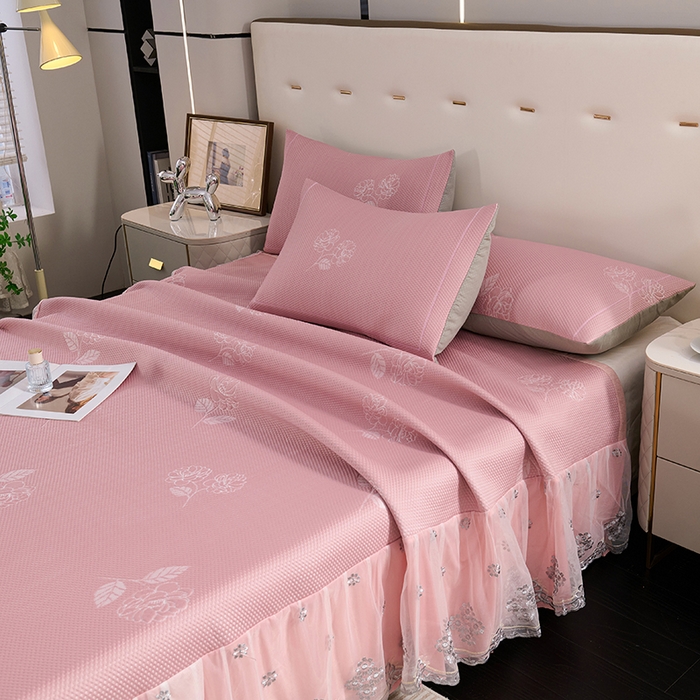 91家纺网 家纺一手货源 找家纺 席之家 2025新款3D冰感蕾丝床裙豆豆席 蕾丝-茶花之恋-粉