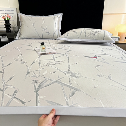 91家纺网 家纺一手货源 找家纺 倾慕家纺 2025新款冰泉丝水墨风印花包边席子凉席 墨韵