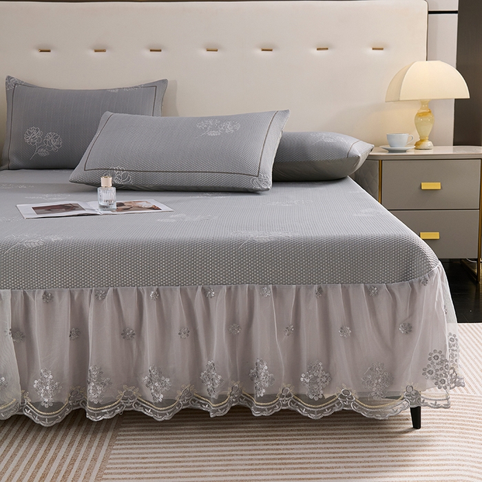 91家纺网 家纺一手货源 找家纺 席之家 2025新款3D冰感蕾丝床裙豆豆席 蕾丝-茶花之恋-灰