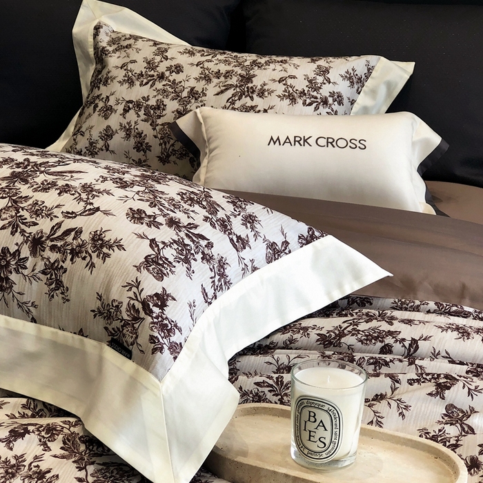 91家纺网 家纺一手货源 找家纺 佳汐蓝2025新款典雅诗意花卉全棉印花四件套券后不低于438/458元 柏林庄园-奢红棕