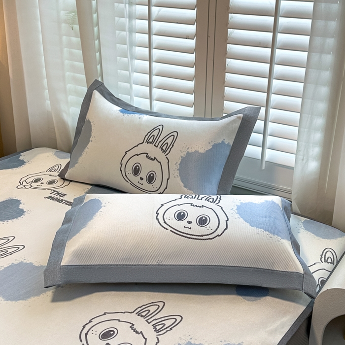 91家纺网 家纺一手货源 找家纺 迪乐妮 2025新款真冰藤印花床笠款凉席 小怪兽