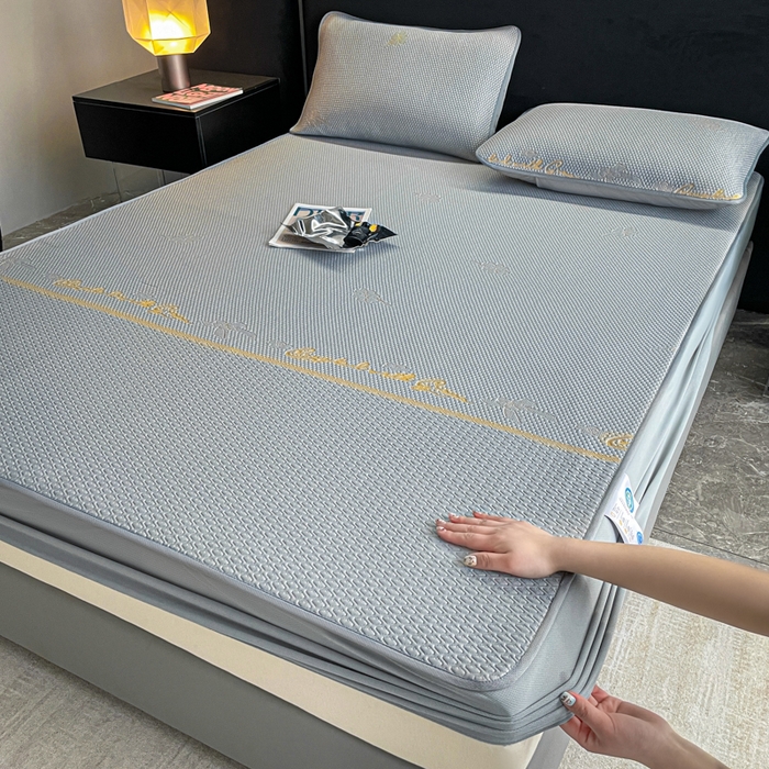 91家纺网 家纺一手货源 找家纺 2025新款提花冰豆豆凉席床笠床席三件套幸运草系列 幸运草-灰