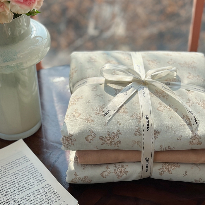 91家纺网 家纺一手货源 找家纺 麦伦家居 2025新款全棉有氧双层纱简约款系列四件套 半亩花田