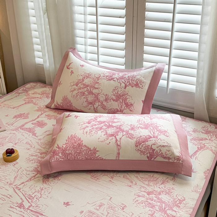 91家纺网 家纺一手货源 找家纺 迪乐妮 2025新款真冰藤印花床笠款凉席 丛林间-粉