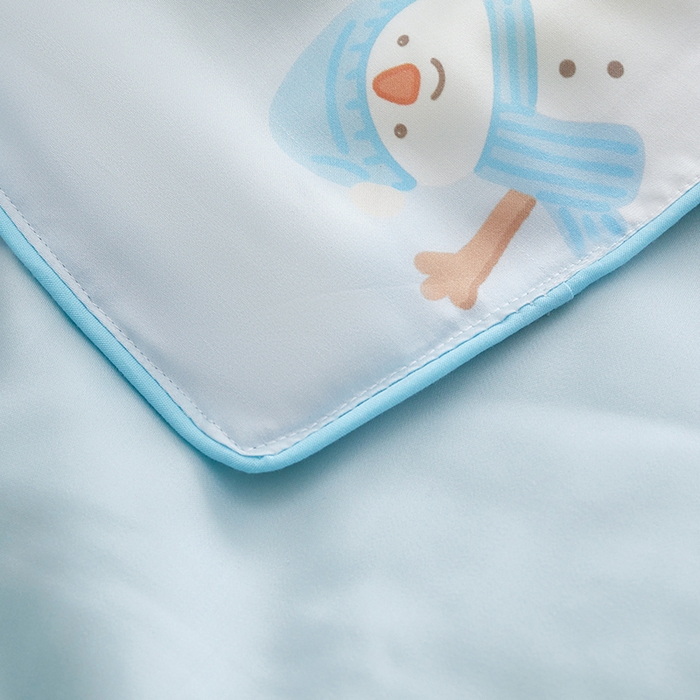 91家纺网 家纺一手货源 找家纺 荷马之梦 2025新款A类60s原创手绘卡通大豆纤维儿童夏被 小雪人