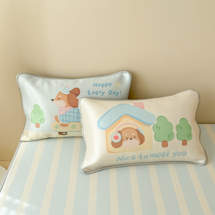 91家纺网 家纺一手货源 找家纺 慕尚家纺 2025新款凉感卡通工艺席床笠-小腊肠