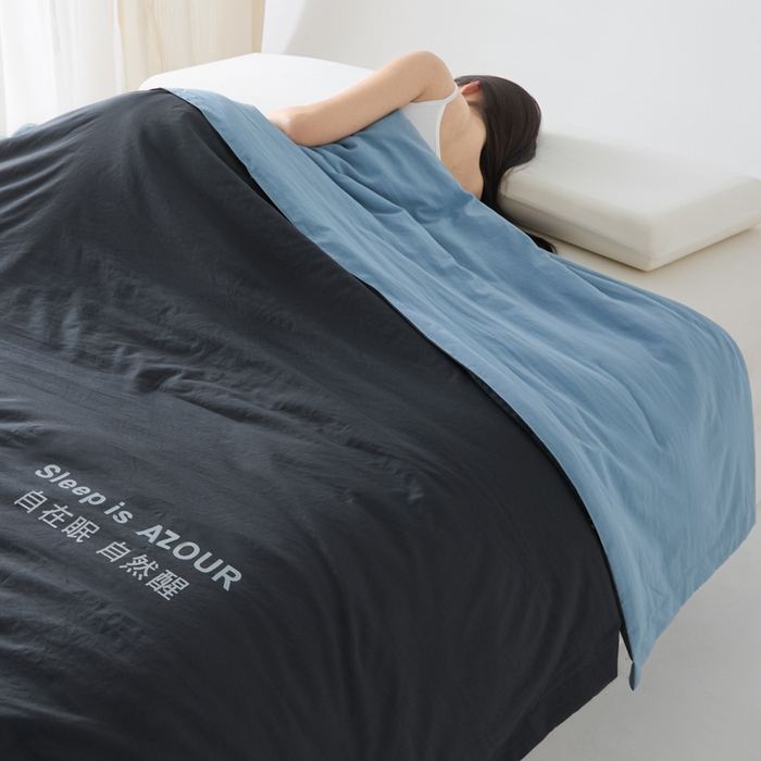 91家纺网 家纺一手货源 找家纺 闲鱼家纺 2025新款某朵同款深睡Pro夏被 自在眠  自然醒 深灰+普鲁士蓝