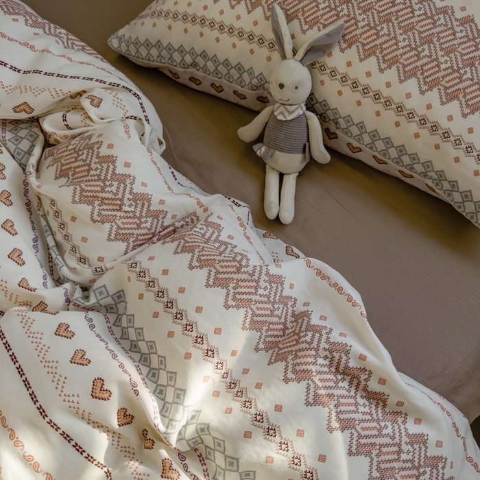 91家纺网 家纺一手货源 找家纺 塔塔家居  2025新款全棉纯棉双层纱床单床笠单品 春和日丽