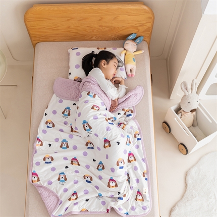艾佳宝贝 2025新款A类豆豆针织儿童多功能盖毯安抚夏被-模特图 晚安小狗