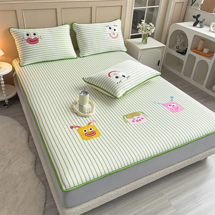 91家纺网 家纺一手货源 找家纺 炫拼  2025新款A类凉豆豆提花条纹卡通刺绣床笠席三件套 气泡女孩