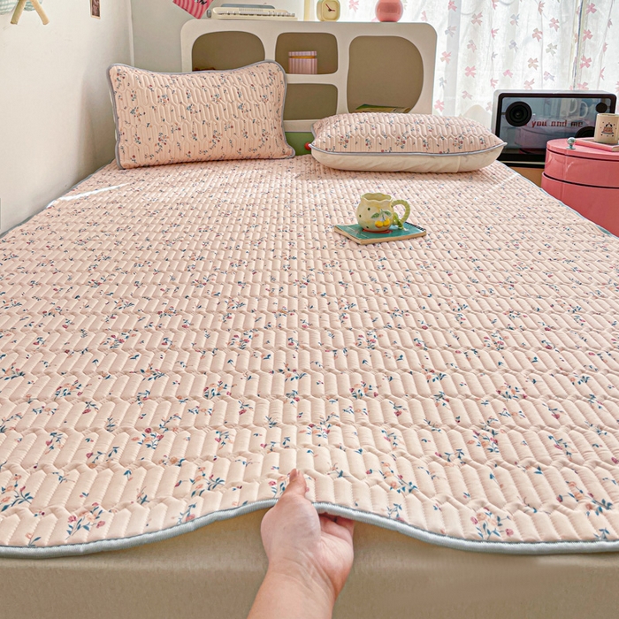 91家纺网 家纺一手货源 找家纺 贝扬思家纺 2025新款亲肤舒适可爱乳胶凉席席子系列 旧巷