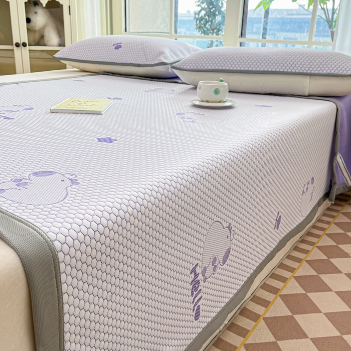 91家纺网 家纺一手货源 找家纺 卡伦2025新款冰丝豆豆凉席床席系列 卡皮巴拉-紫