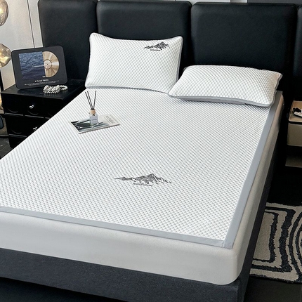 91家纺网 家纺一手货源 找家纺 澳梵家居 2025新款PE中分子A类凉感豆豆刺绣软凉席 冰川-高级白