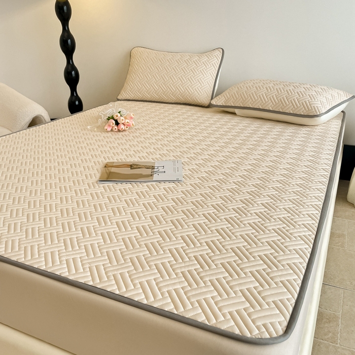 91家纺网 家纺一手货源 找家纺 2025新款加厚乳胶床笠款经典纯色夏被套件 饼干花-米杏