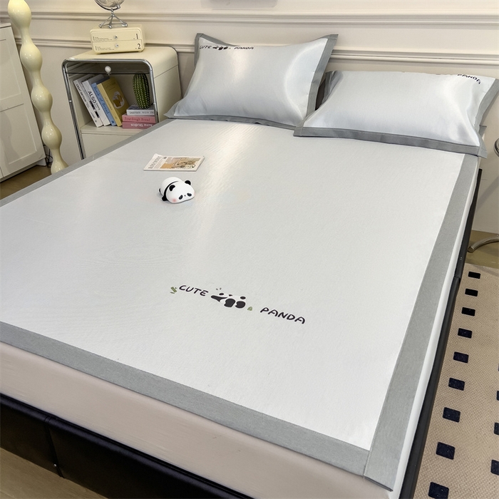 91家纺网 家纺一手货源 找家纺 星座家纺 2025新款600D熊猫烫画冰丝凉席三件套 清凉浅灰