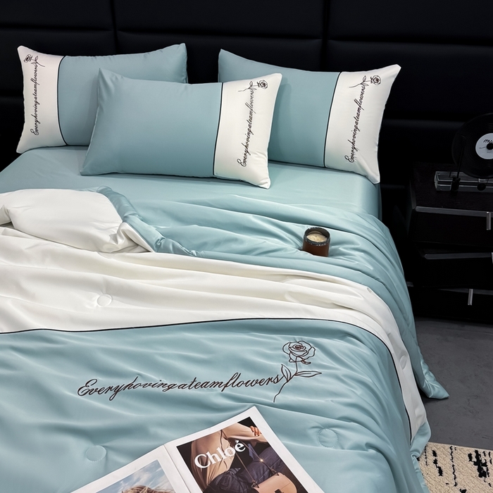 91家纺网 家纺一手货源 找家纺 卡罗兰 2025新款水洗真丝夏凉被空调被拼接款手工包边浪漫花语系列 浪漫花语-青石绿