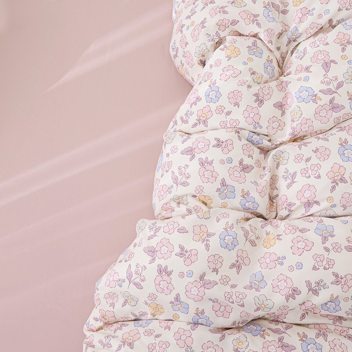 91家纺网 家纺一手货源 找家纺 蕾诺家纺 2025新款直播新款A类有氧提花云纱棉圆角吊边工艺四件套学生三件套 梦幻巴黎