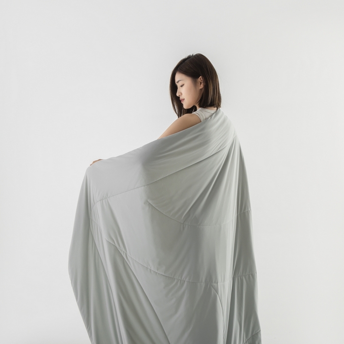 91家纺网 家纺一手货源 找家纺 锦禾穗 2025新款高克重双面锦氨凉感冰菓裸感被 高级灰