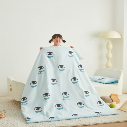 91家纺网 家纺一手货源 找家纺 艾佳宝贝 2025A类儿童全棉多功能单被套可拆式夏被四季被子 乖萌小企鹅