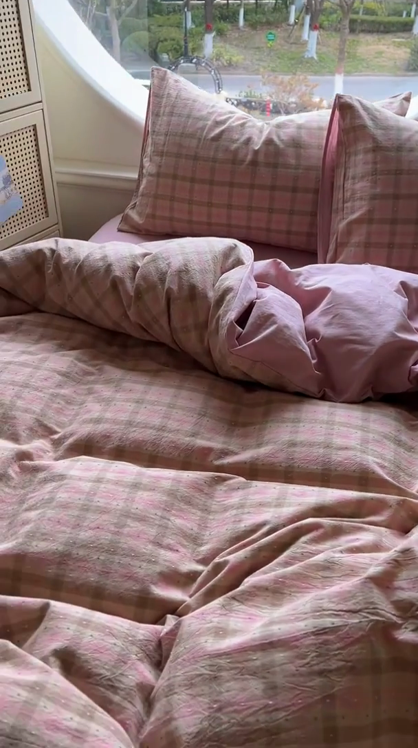 91家纺网 家纺一手货源 找家纺 （总）田野 2025新款全棉水洗棉提花点点系列四件套