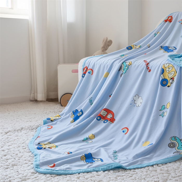 91家纺网 家纺一手货源 找家纺 艾佳宝贝 2025新款A类针织豆豆儿童多功能宿舍午睡安抚盖毯 汽车小纵队-盖毯