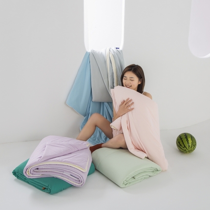 91家纺网 家纺一手货源 找家纺 佳居缘 2025新款锦氨冰川凉感冰菓裸感被 组合