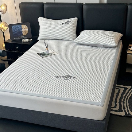 91家纺网 家纺一手货源 找家纺 澳梵家居 2025新款PE中分子A类凉感豆豆刺绣软凉席 冰川-浅灰