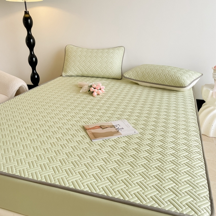 91家纺网 家纺一手货源 找家纺 2025新款加厚乳胶床笠款经典纯色夏被套件 饼干花-果绿