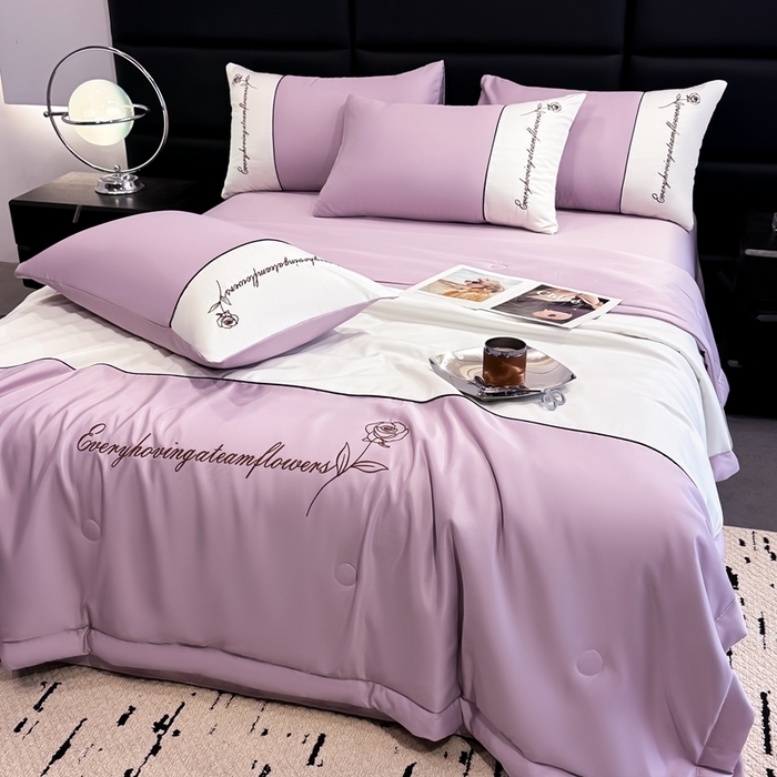 91家纺网 家纺一手货源 找家纺 卡罗兰 2025新款水洗真丝夏凉被空调被拼接款手工包边浪漫花语系列 浪漫花语-香芋紫