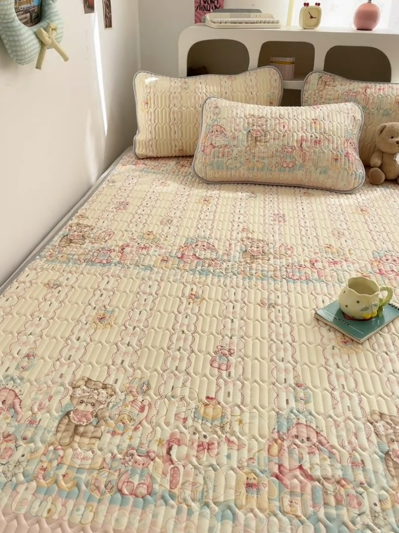 91家纺网 家纺一手货源 找家纺 贝扬思家纺 2025新款亲肤舒适可爱乳胶凉席席子系列 猫咪豆豆