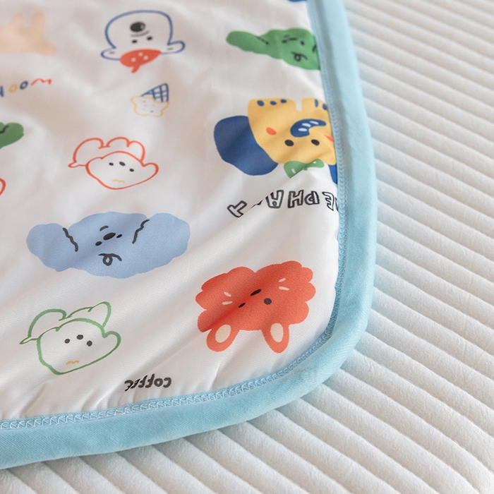 91家纺网 家纺一手货源 找家纺 艾佳宝贝 2025春夏新款A类凉感丝儿童糖果抗菌夏被 汪汪星球