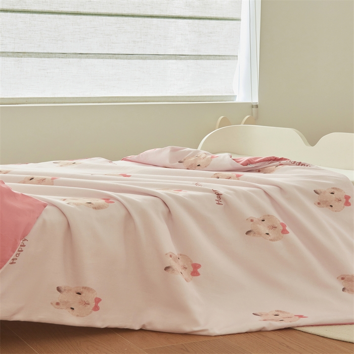 91家纺网 家纺一手货源 找家纺 艾佳宝贝 2025A类儿童全棉多功能单被套可拆式夏被四季被子 乖萌甜兔