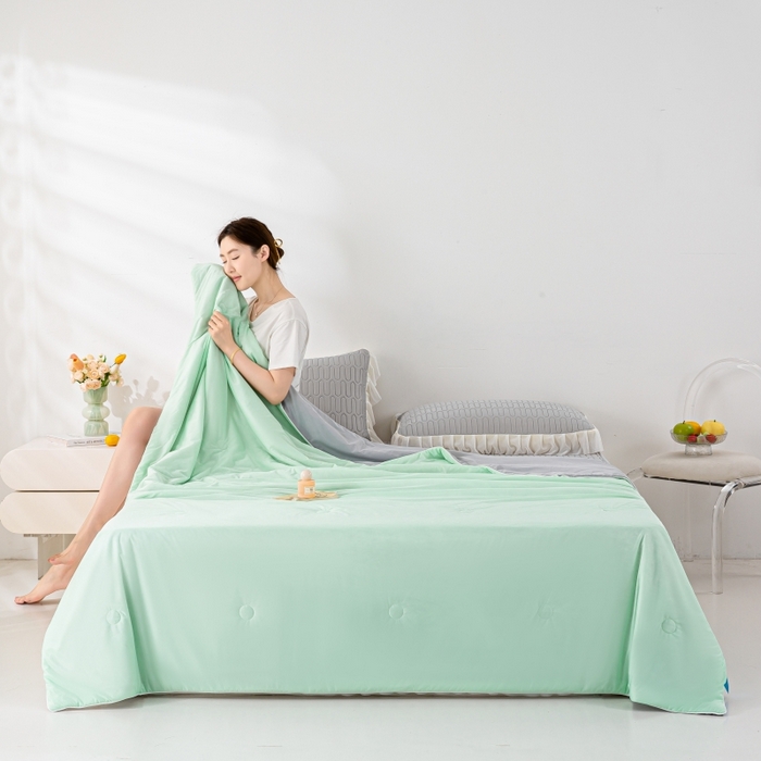 91家纺网 家纺一手货源 找家纺 2025新款直播新款凉感丝超柔印花夏凉被 薄荷绿