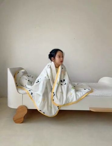 91家纺网 家纺一手货源 找家纺 艾佳宝贝 2025春夏新款A类凉感丝儿童糖果抗菌夏被 Hi 熊猫