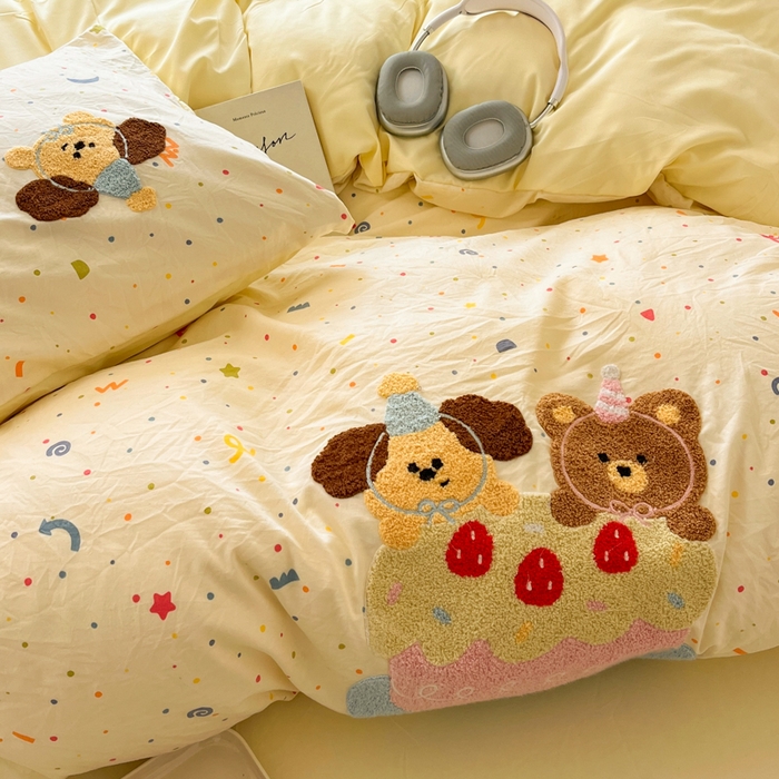 91家纺网 家纺一手货源 找家纺 （总）罗亿家纺 2025新款110g高克重云朵棉直播热款毛巾绣四件套(场景二）提供买家秀