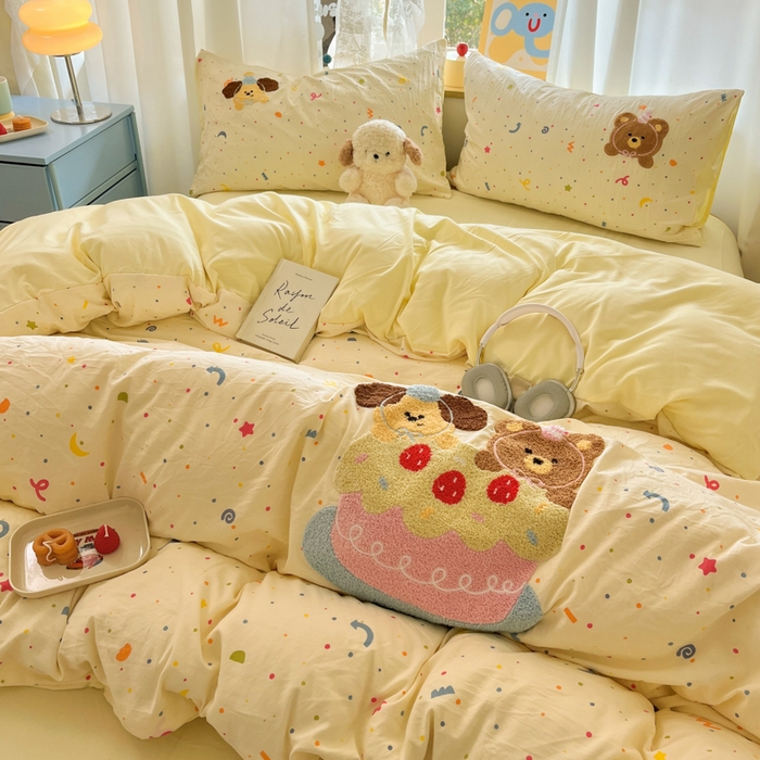 91家纺网 家纺一手货源 找家纺 （总）罗亿家纺 2025新款110g高克重云朵棉直播热款毛巾绣四件套(场景二）提供买家秀