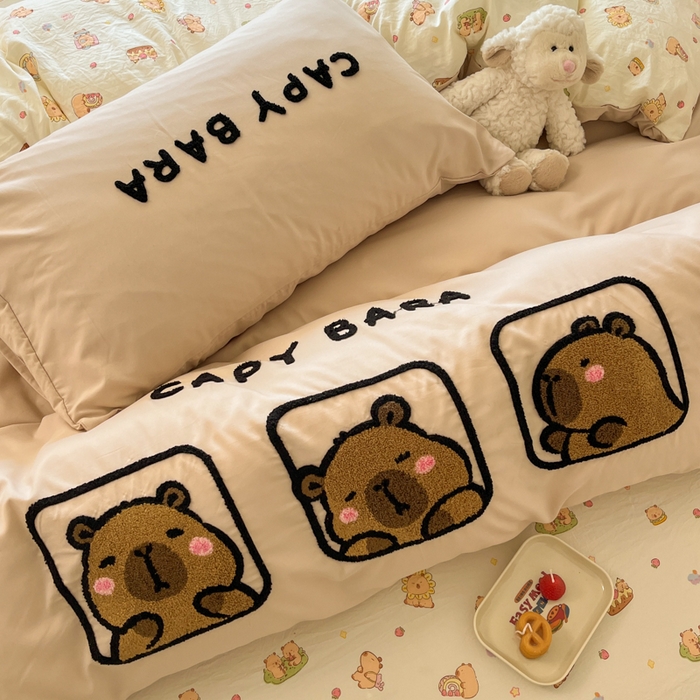 91家纺网 家纺一手货源 找家纺 罗亿家纺 2025新款110g高克重云朵棉直播热款毛巾绣四件套(场景二）提供买家秀 卡皮巴拉