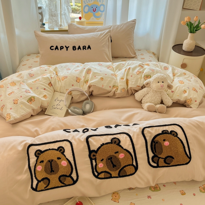 91家纺网 家纺一手货源 找家纺 罗亿家纺 2025新款110g高克重云朵棉直播热款毛巾绣四件套(场景二）提供买家秀 卡皮巴拉