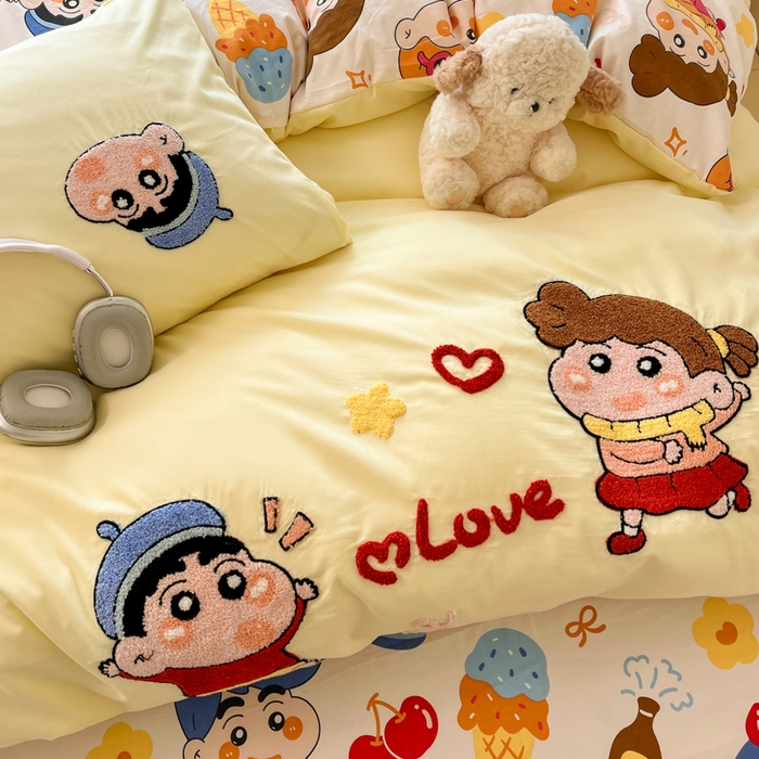 91家纺网 家纺一手货源 找家纺 罗亿家纺 2025新款110g高克重云朵棉直播热款毛巾绣四件套(场景二）提供买家秀 小新的爱情